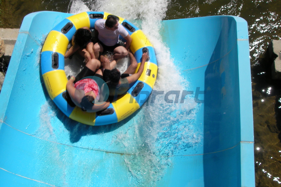 Family_raft_ride.jpg