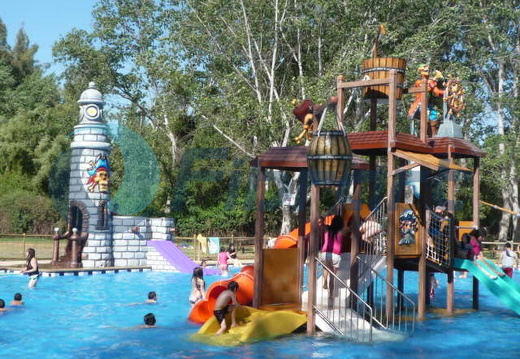 Themed water slides Parque Oasis
