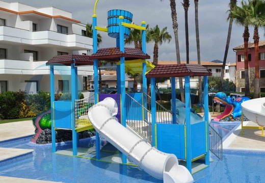 Hotel water play area
