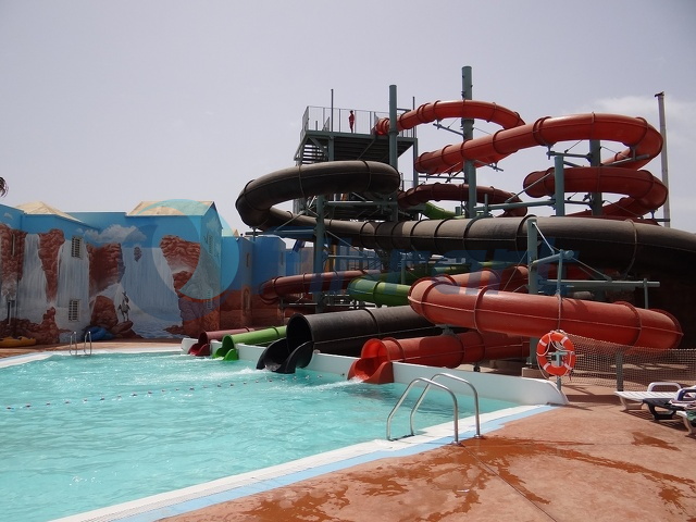 Water_slides_pool_arrival_Paradise_Lanzarote.jpg