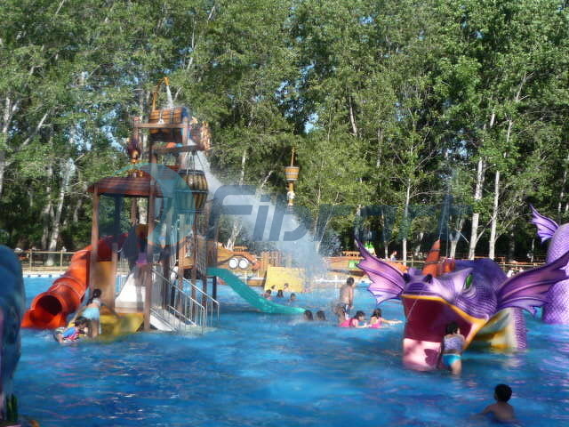Kiddie_pool_area_Parque_Oasis.jpg