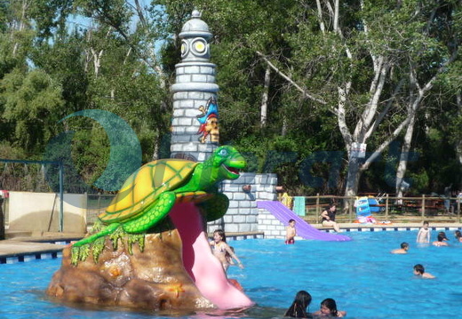Turtle themed slide Parque Oasis